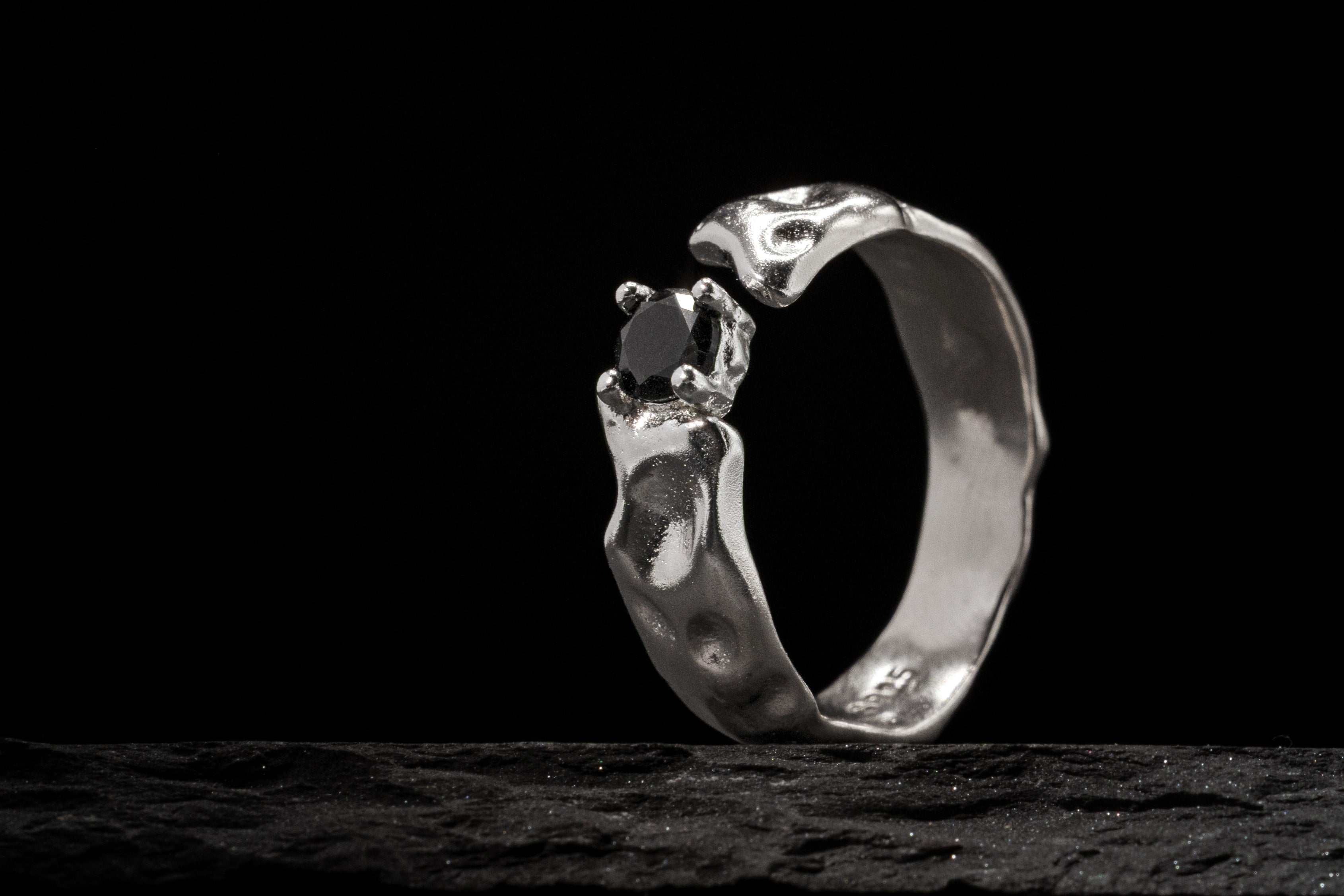 Obsidian Quiet Ring